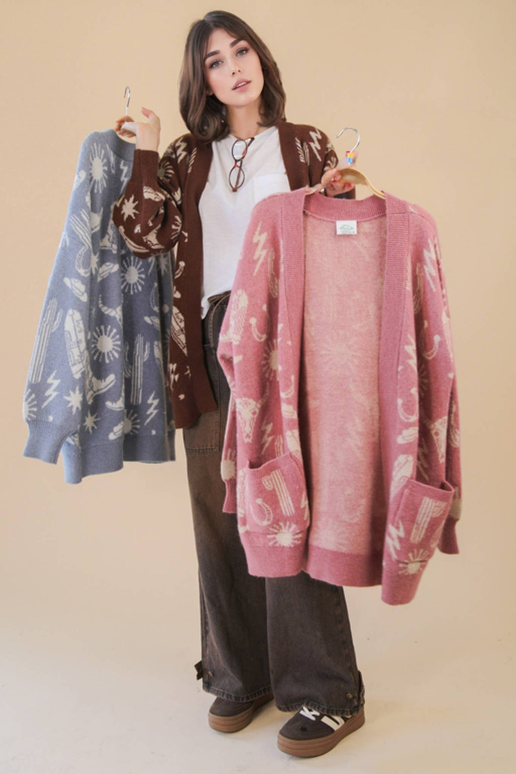 12W3393N-Oversized Western Graphic Knit Sweater Cardigan: CHOCOLATE / S-M-L/2-2-2