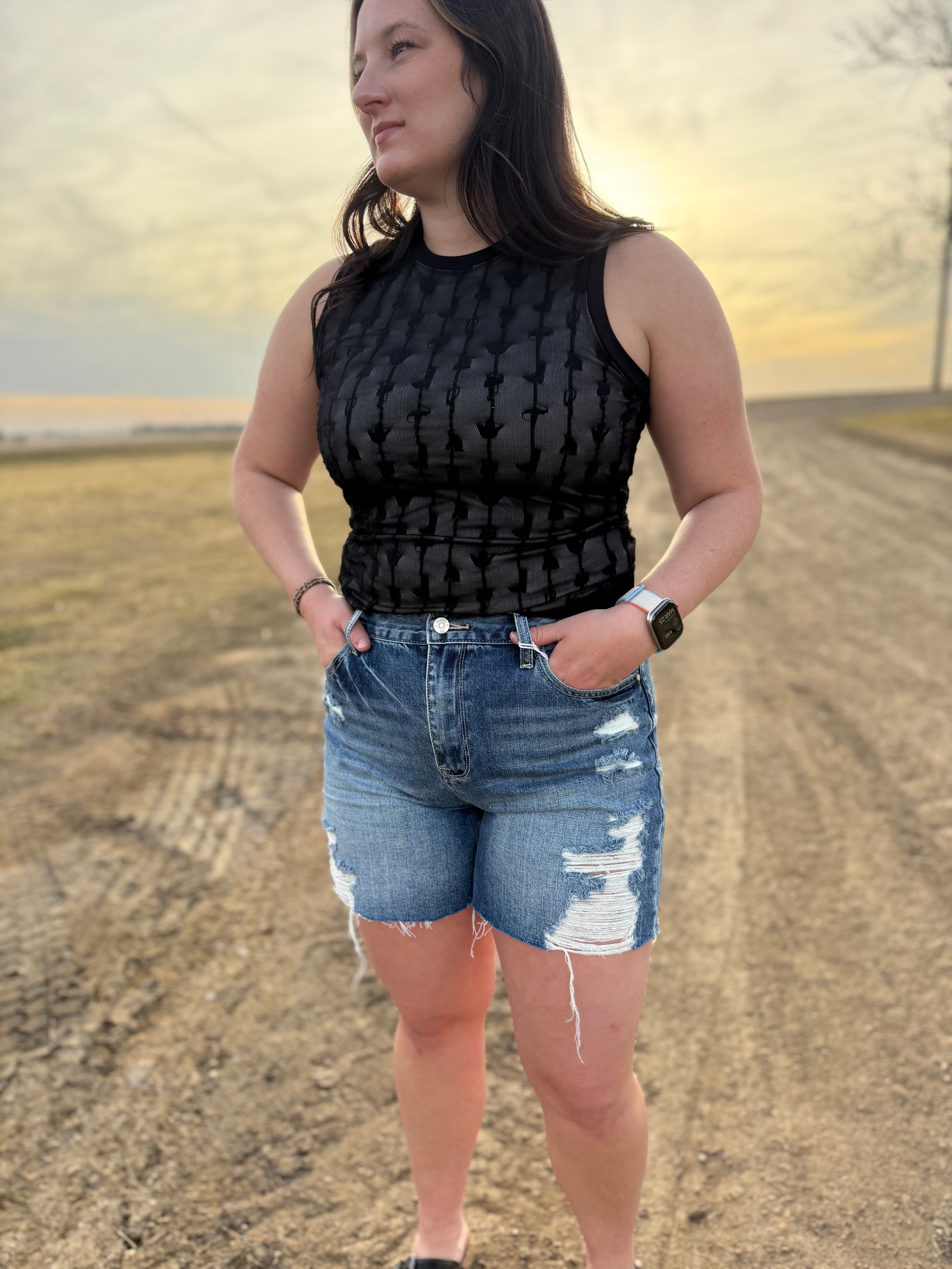 Midi short w/frayed hem