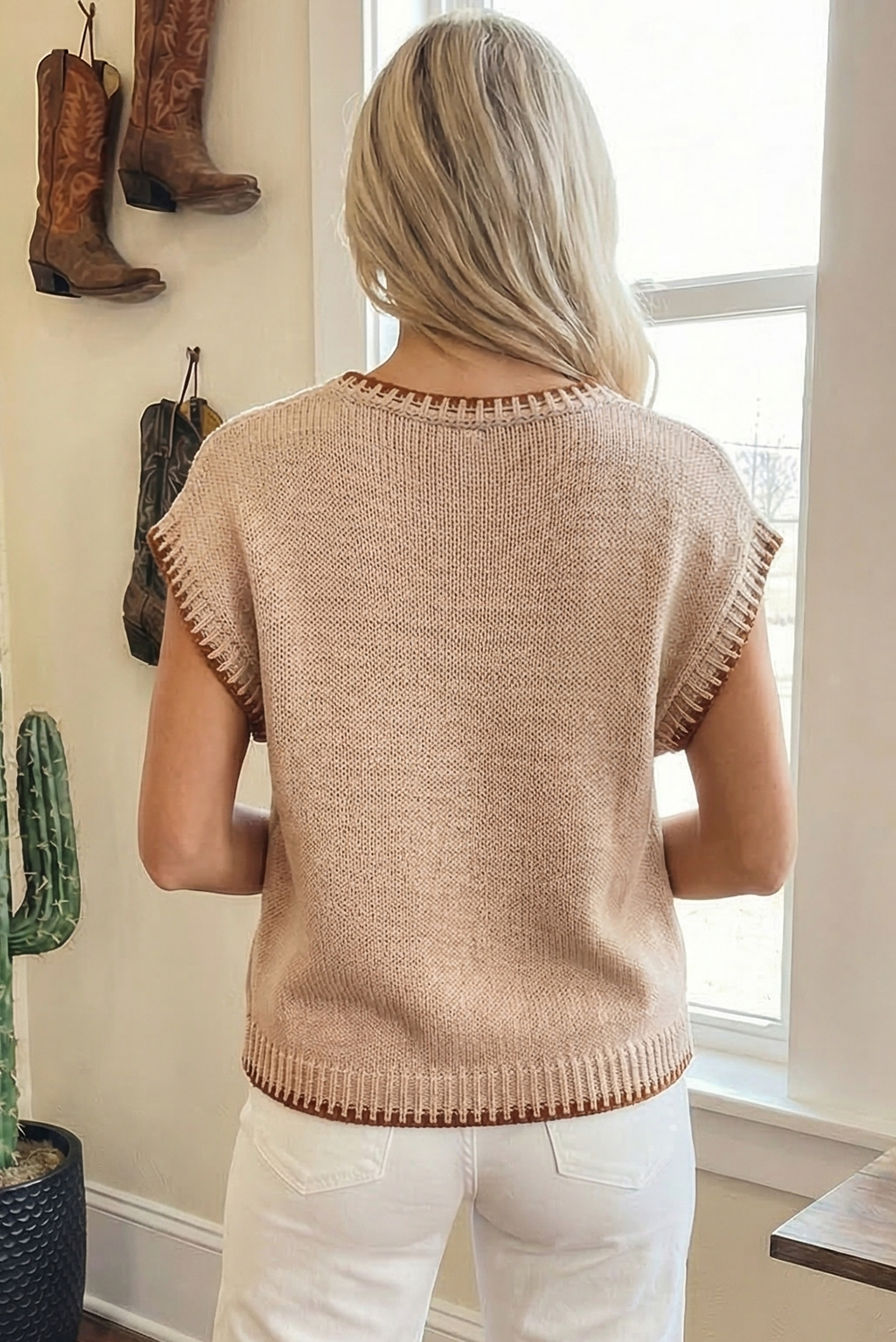 HOWDY Embroidered Graphic Top