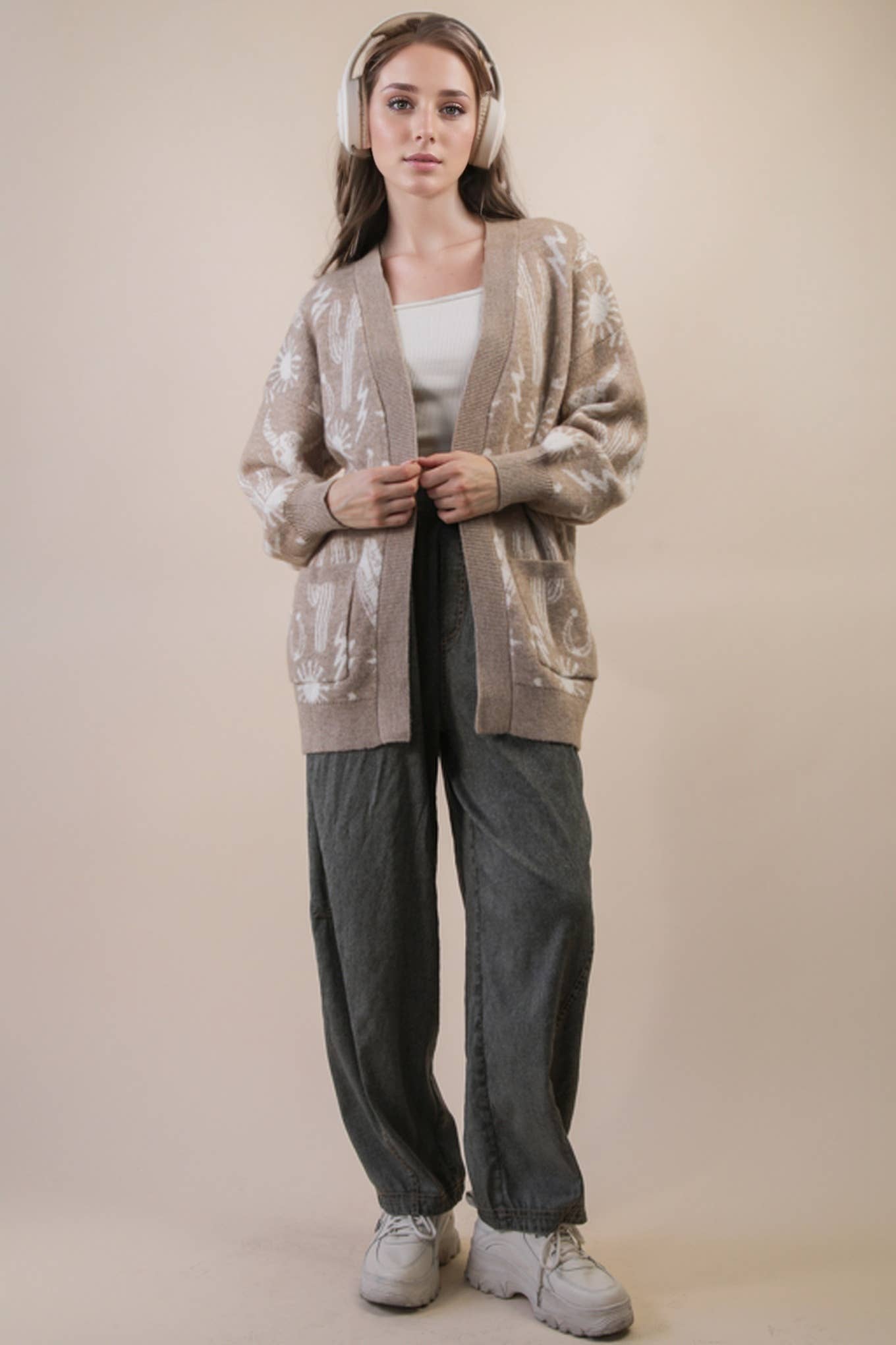 12W3393N-Oversized Western Graphic Knit Sweater Cardigan: CHOCOLATE / S-M-L/2-2-2