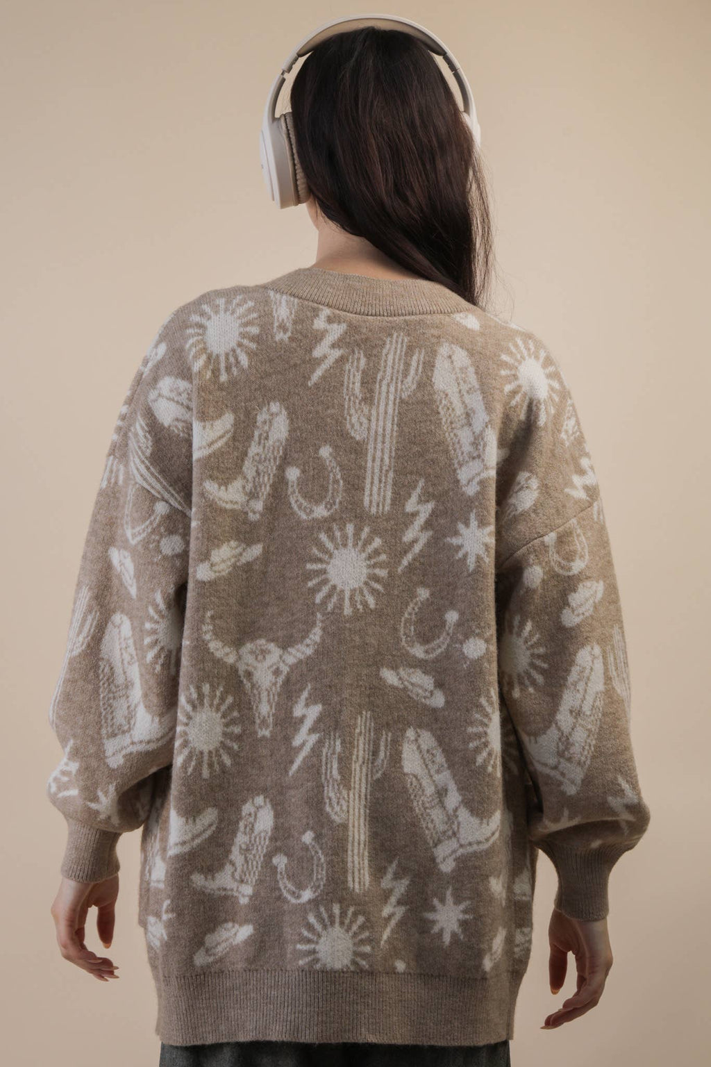 12W3393N-Oversized Western Graphic Knit Sweater Cardigan